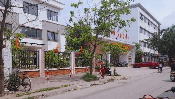 ( B.á.n nhanh) GIA ĐÌNH CẦN BÁN NHÀ CỔNG TRƯỜNG TH LĨNH NAM 32m2 5 TẦNG NHƯ HÌNH